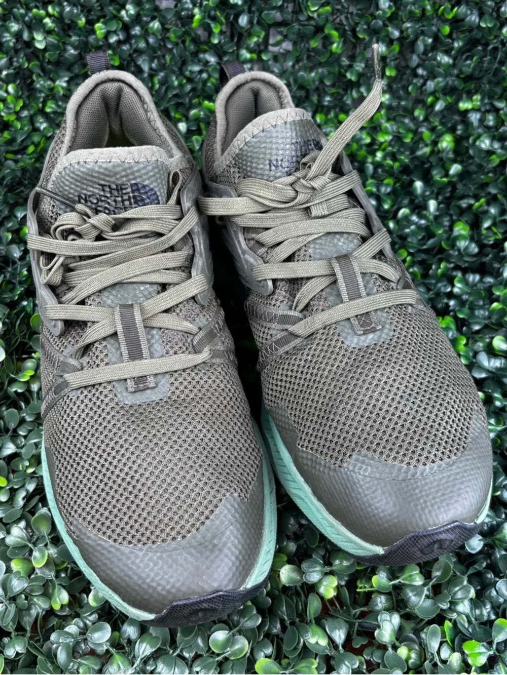THE NORTH FACE TRAIL SNEAKERS SIZE 10.5